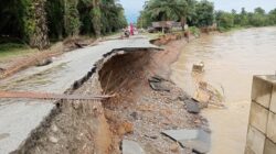 Jembatan Batang Serangan Tangkahan Amblas Akibat Abrasi