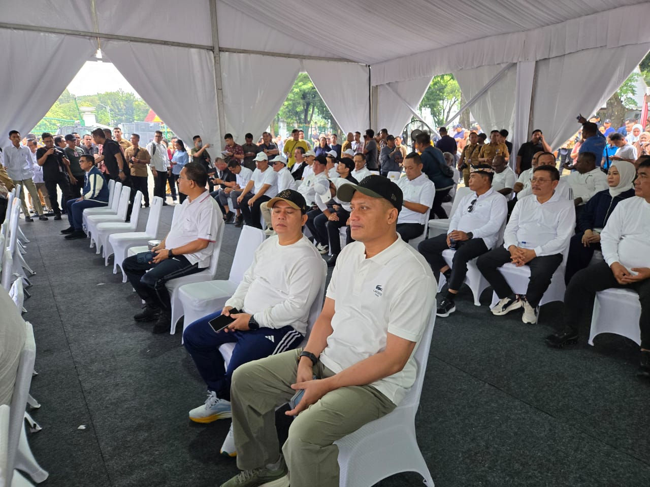 Bupati dan Wakil Bupati Padanglawas terpilih Putra ku Mahkota Alam Hasibuan dan Achmad Fauzan Nasution mengikuti gladi kotor di silang monas, Jakarta, Selasa (18/2). (Waspada/Ist)