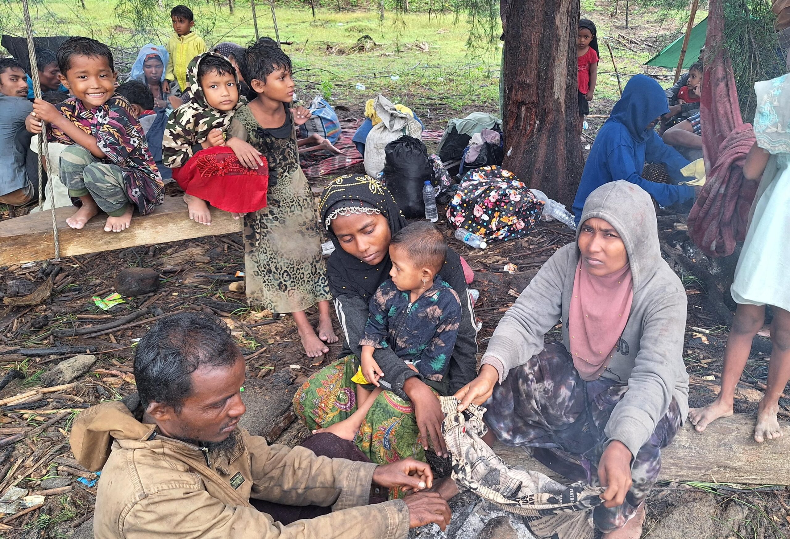 Ratusan Rohingya Kabur Dari Camp Rawang Peureulak