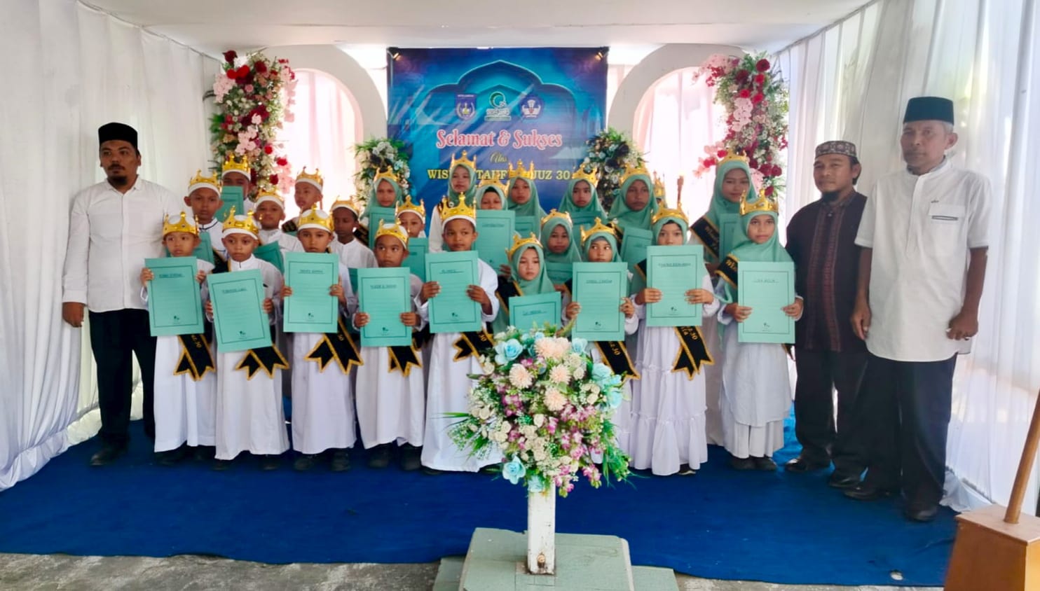 Wisuda Tahfidz Al-Qur'an SD Al Washliyah Langsa Penuh Haru