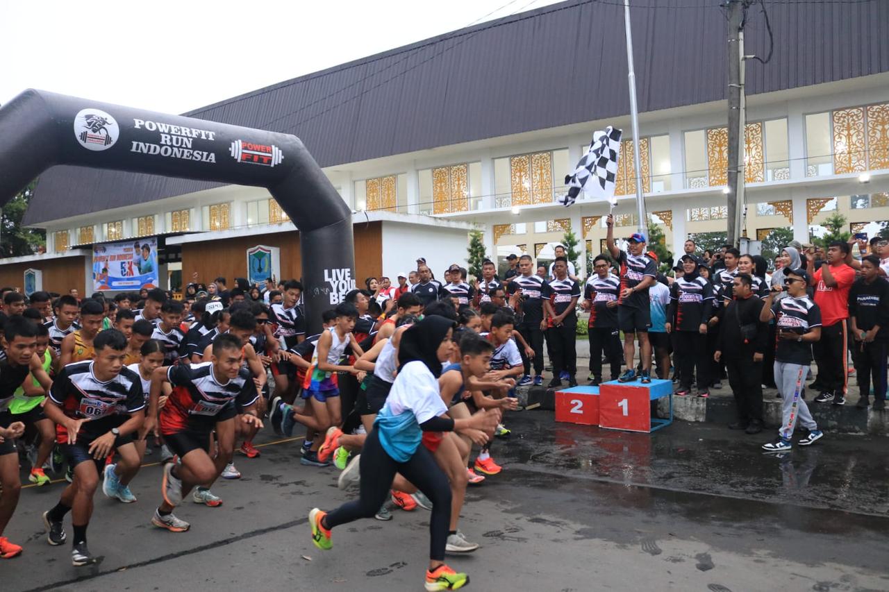 Wawako Binjai Melepas Peserta Fun Run 5K Sekaligus Sapa Warga Di CFD