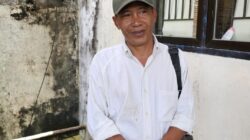 Keluarga korban pemukulan, Wira, kepada wartawan, Senin (24/2). Waspada/dede