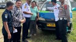 Kadis Perhubungan Sergai Gunawan didampingi Sekretaris Dishub Subkhan Ikhsan Siregar bersama petugas lainnya saat menggelar ramp chek di terminal tipe C Dolok Masihul di Kel.Dolok Masihul Kab.Sergai, Selasa (25/2) Waspada/Ist