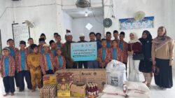 PENYERAHAN bantuan SPSI SP LEM Inalum pada salah satu pesantren/ panti asuhan baik berupa pembuatan sumur bor maupun renovasi bangunan di Kabupaten Batubara. Waspada/Ist