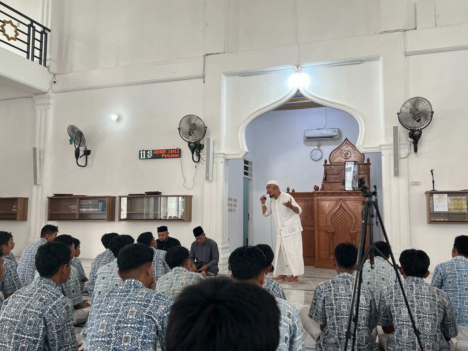 Ratusan Siswa SMAN 1 Peukan Bada Ikuti Zikir Dan Tausyiah,Tarhib Ramadhan Bersama Ust H Zul Arafah