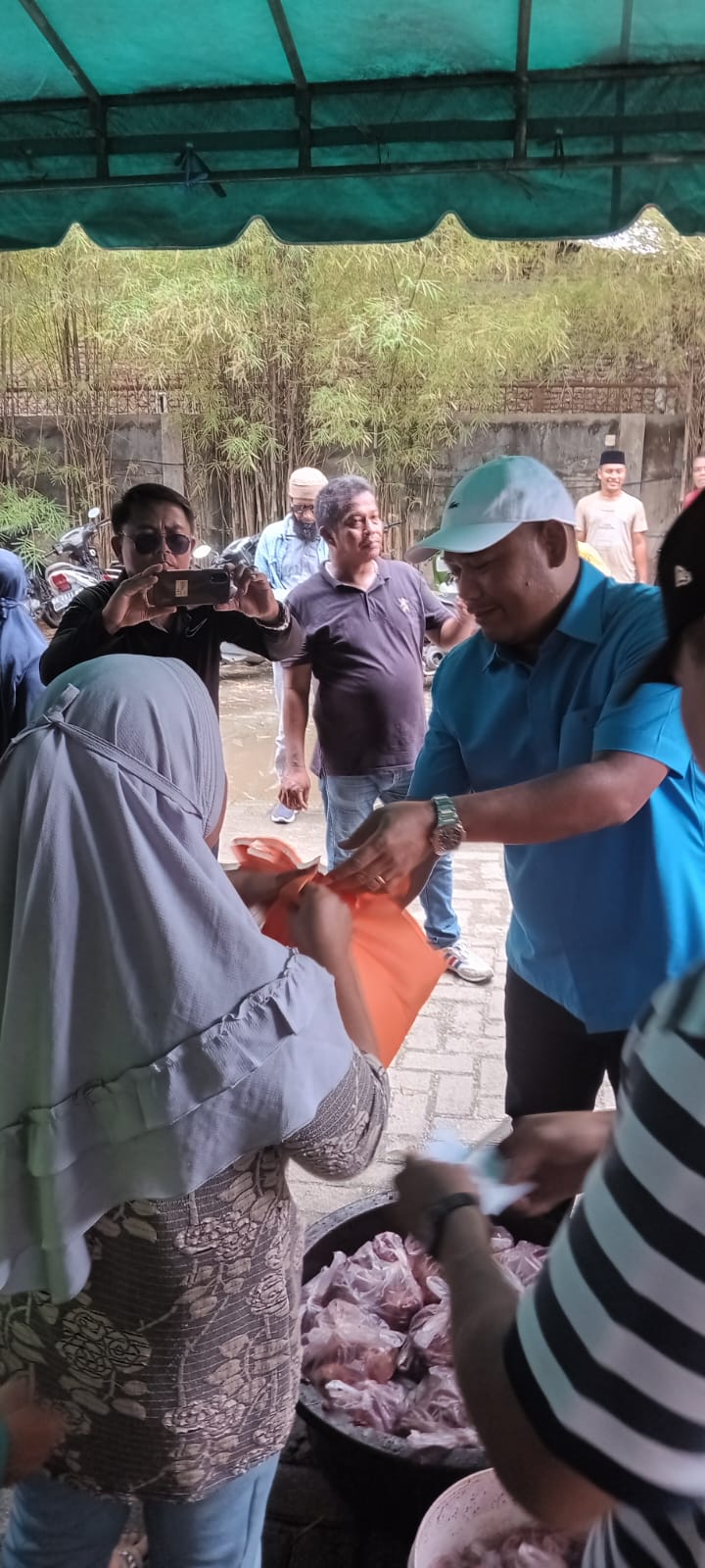 Anggota DPRD Bagikan Bantuan Kepada PP Deliserdang dan Masyarakat