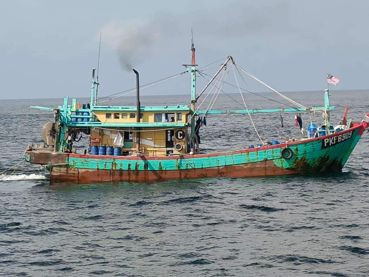 TNI AL Tangkap Kapal Ikan Malaysia