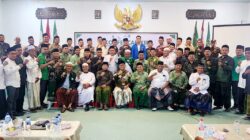 Panitia dan peserta Konferensi Cabang PCNU Aceh Timur XIII Tahun 2025 berfoto di Aula Serbaguna Idi, Aceh Timur, Rabu (26/2). Waspada/Muhammad Ishak