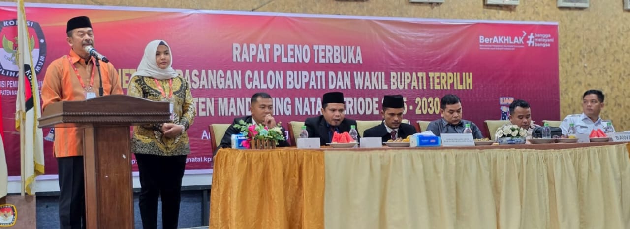 Rapat pleno KPU Madina tetapkan pasangan Saipullah-Atika sebagai Bupati-Wabup Madina terpilih 2025-2030. Waspada/Ali Anhar Harahap