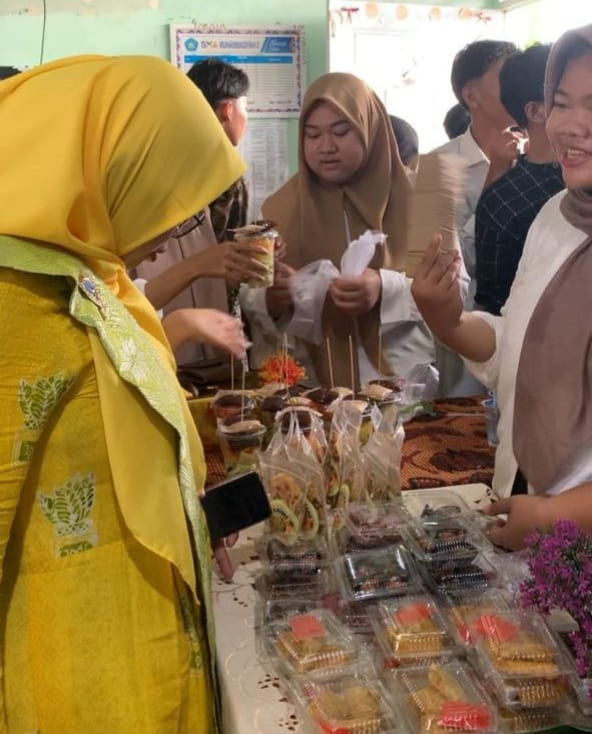 Gelar P5, Siswa SMAMDA Pamer Hasil Karya Senin Dan Budaya