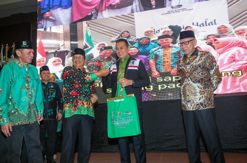 Peringati Milad ke-78 HMI, KAHMI Sumut Berikan Award Dan Anggota Kehormatan. Ijeck : Terima Kasih