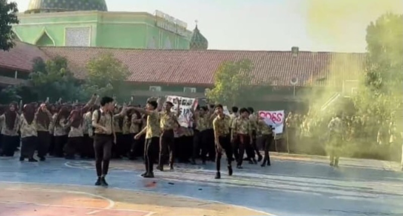 Soal SNBP Belum Selesai, Ratusan Murid MAN 2 Model Gelar Aksi Demo