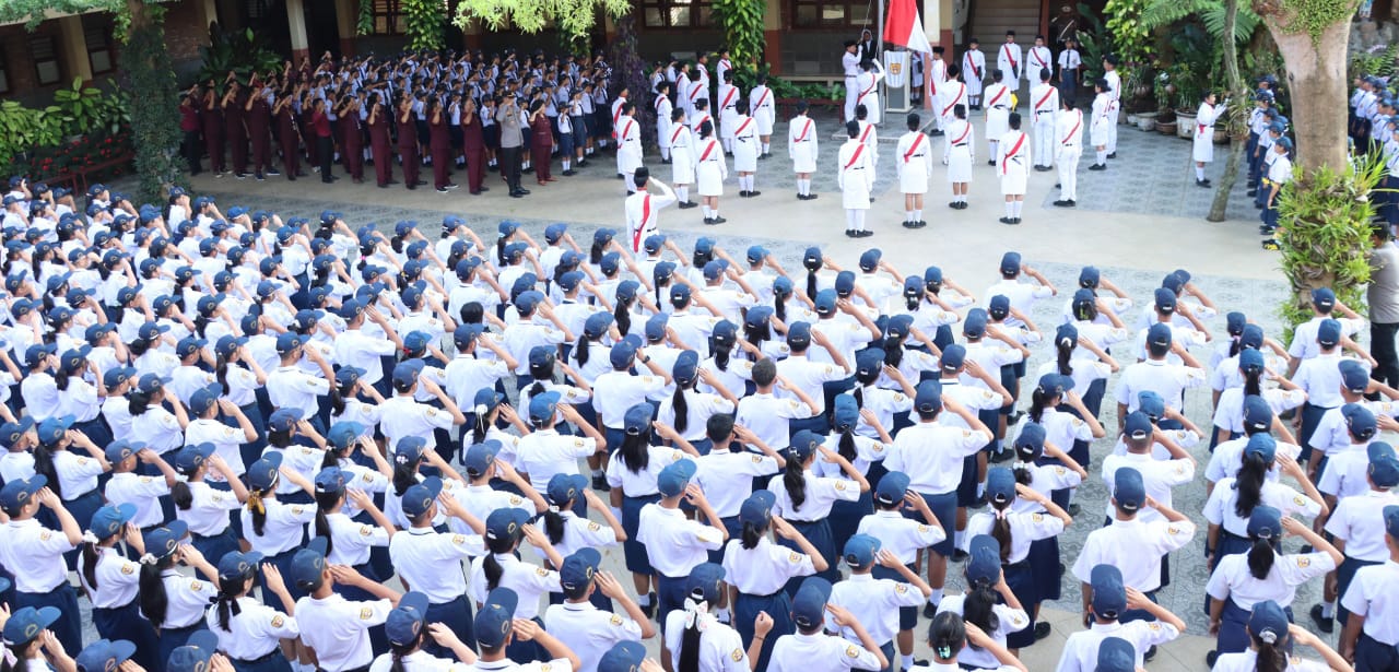 Kapolres P. Siantar Motivasi Pelajar SMP