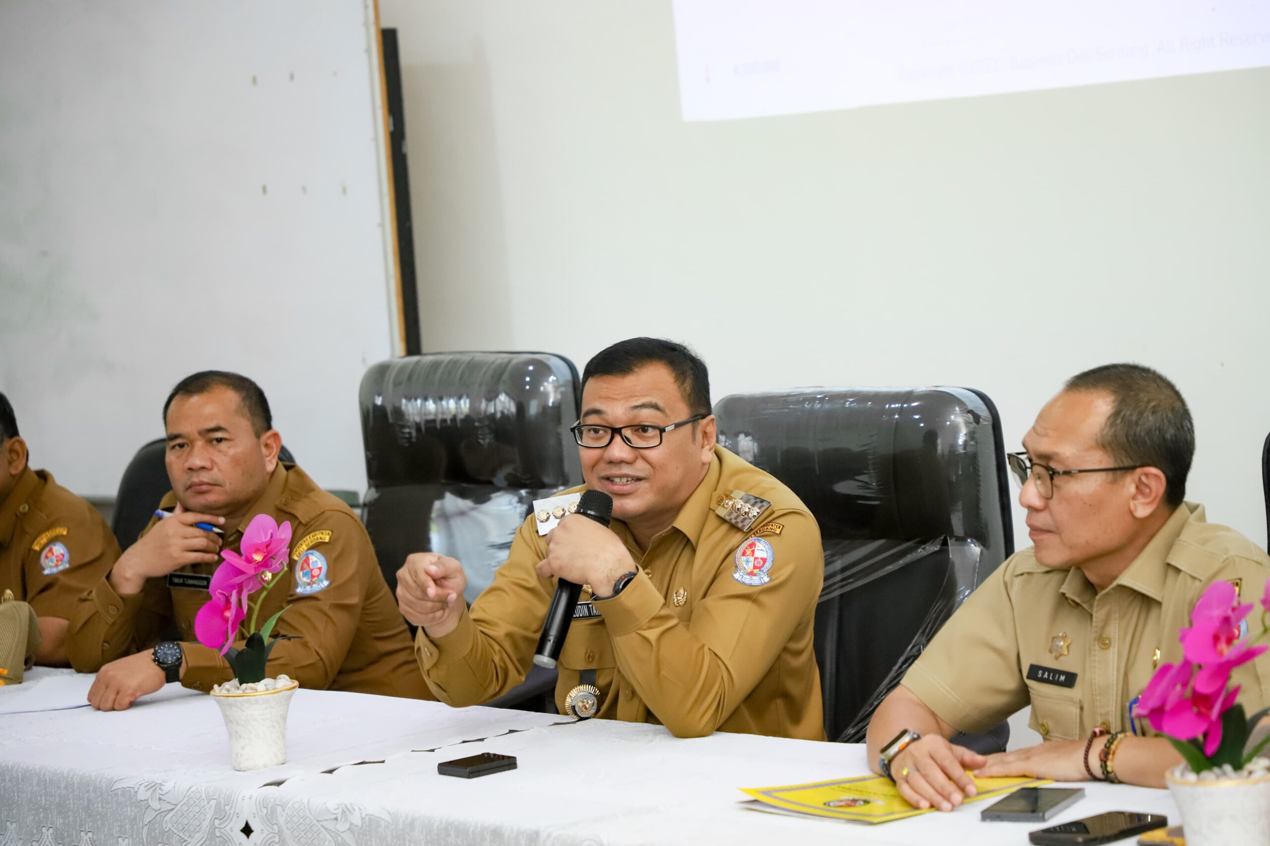 Asri Ludin Tambunan Akan Tindak Pegawai Bapenda Yang Back-up Pajak Daerah