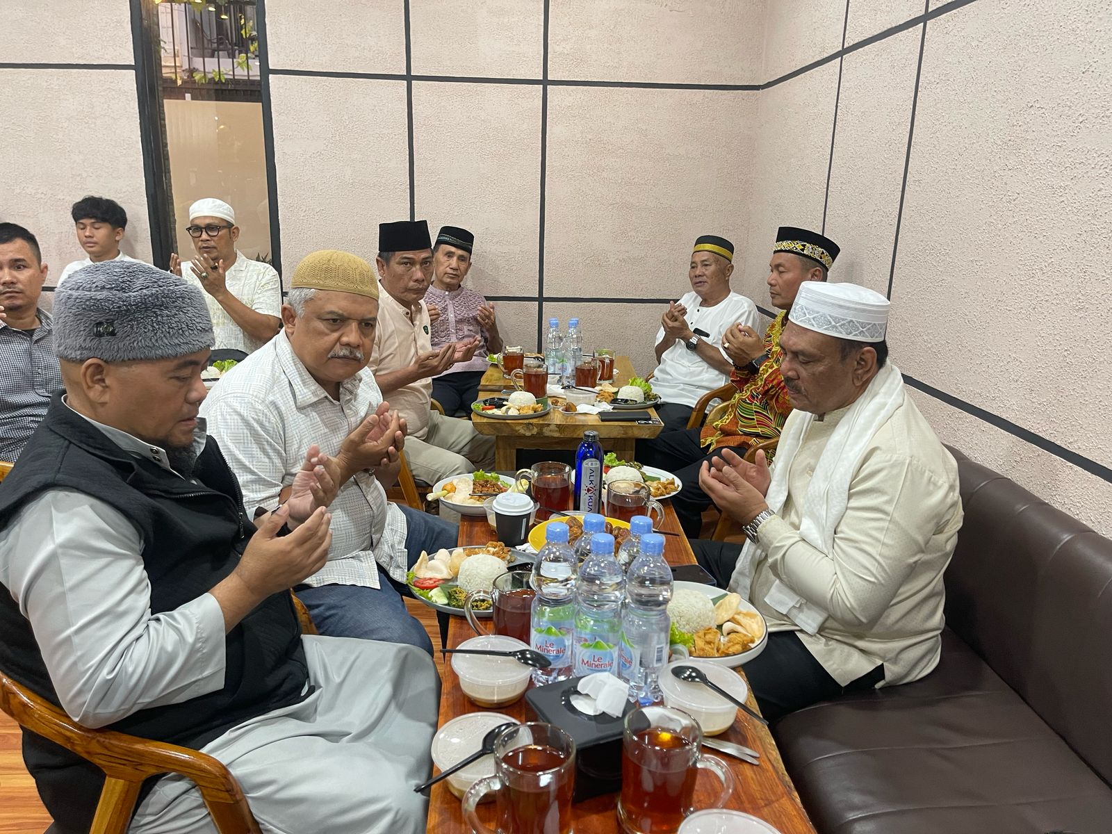 Ali Basrah, Wakil Ketua DPRA, Buka Puasa Bersama Warga Agara Di Medan