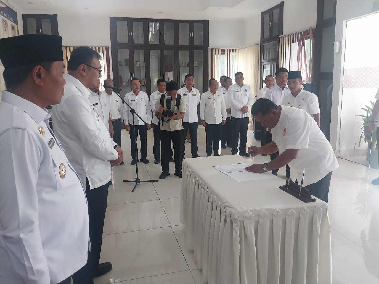 Bupati Deliserdang Serahkan Lima Unit Mobil Dinas Pinjam Pakai Kepada Organisasi Keagamaan, KONI Dan Kepemudaan