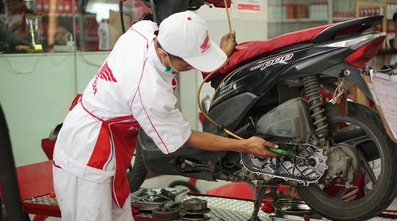 Merawat Komponen CVT Motor Matic