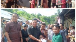 Bupati Nias Selatan, Sokhiatulo Laia bersama Wakil Bupati, Ir. Yusuf Nache, ST, MM mengunjungi korban kebakaran di Desa Hiliasi, Kecamatan Toma dan memberikan bantuan sembako dan perlengkapan lainnya, Minggu (9/3). Waspada/Budi Gowasa