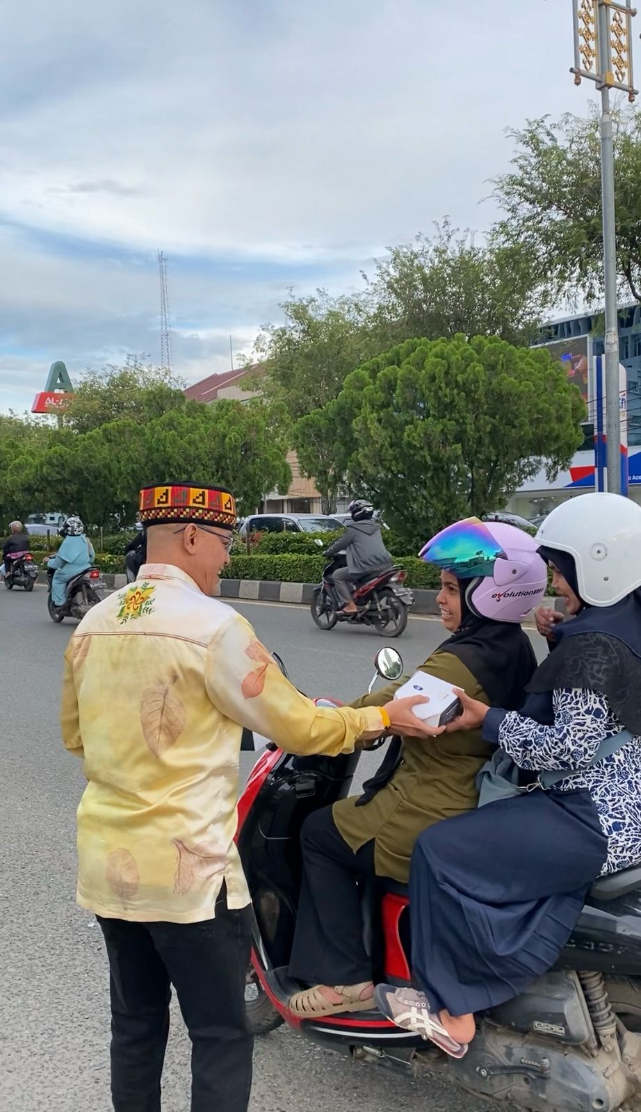 Takjil On The Road Dan Penarikan Hadiah Tabungan Haji Dari Kyriad Muraya Hotel Aceh bersama BTN Syariah