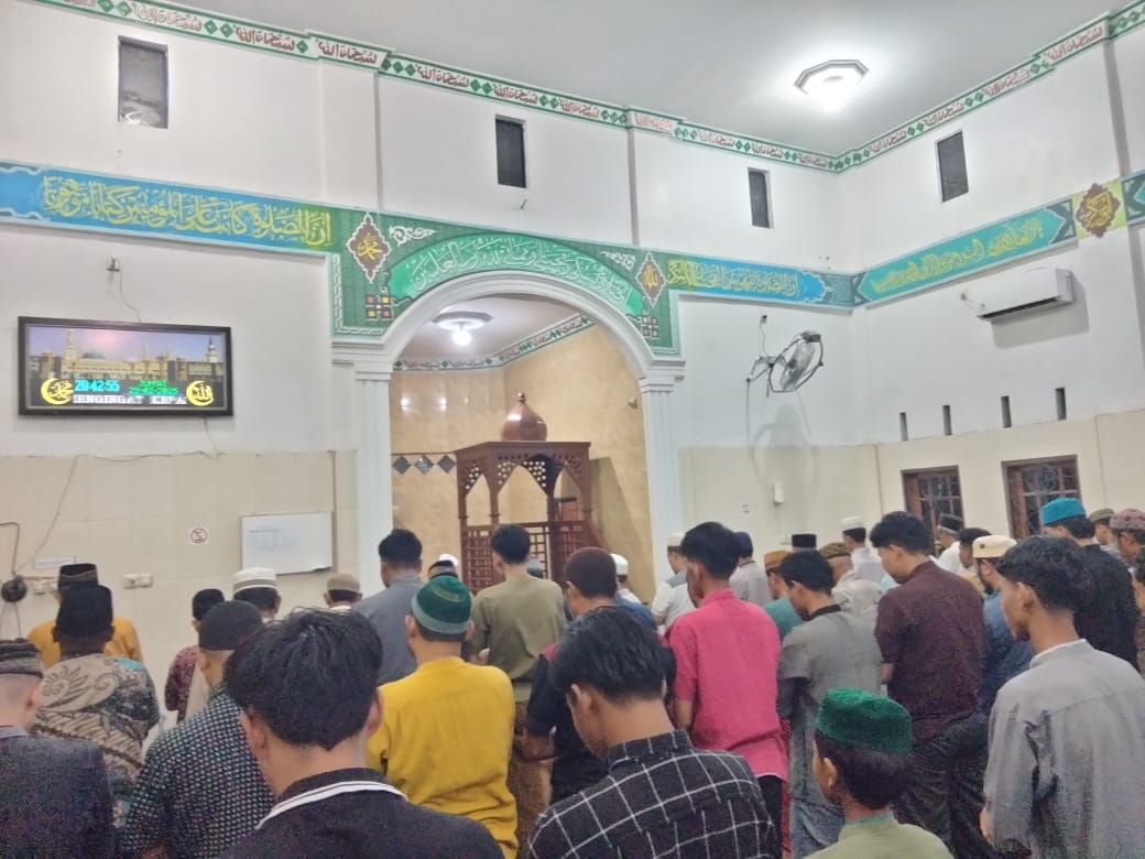 Malam Pertama Ramadhan 1446 H, Masjid Penuh Dan Membludak