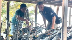 WaspadaTim Inafis Polres Labusel sedang melakukan penyelidikan di lokasi terbakarnya truk ekspedisi sarat muatan sepeda motor di Jalinsum Torgamba, Desa Aek Batu, Kec. Torgamba, Minggu (2/3/2025). Waspada/Deni Daulay