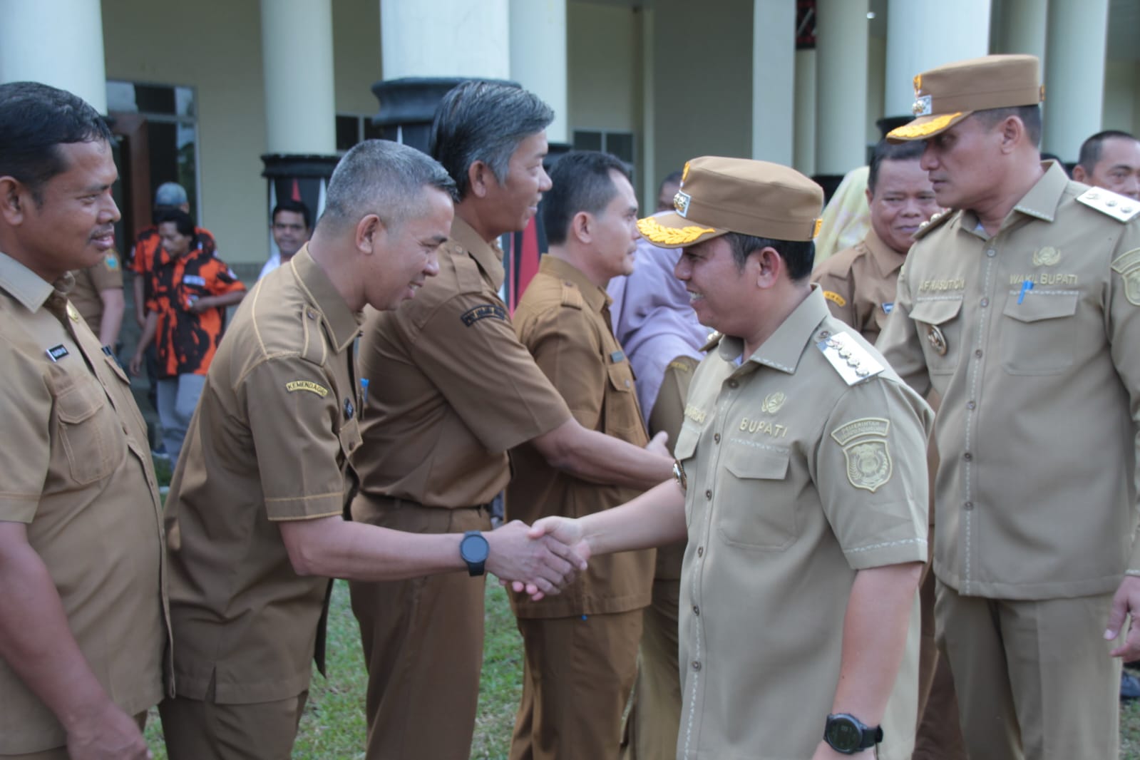 Bupati Putra Mahkota Tekankan Tingkatkan Disiplin Saat Apel Perdana