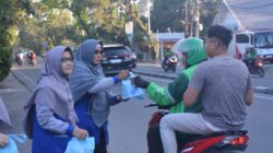 Rayakan Milad ke-24, RSU Sufina Aziz Berbagi Takjil Untuk Pengguna Jalan