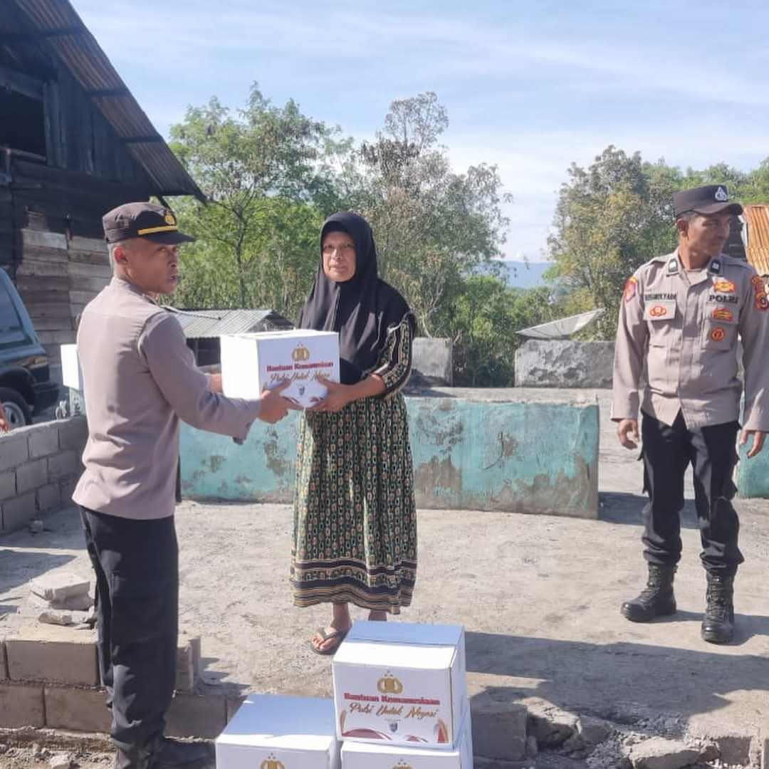 Polsek Permata Bantu Korban Kebakaran