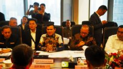 Wagub Aceh, Fadhlullah, SE, saat memberikan sambutan pada Forum Komunikasi Investasi dan Pembangunan Infrastruktur antara Pemerintah Aceh dengan Investor Tiongkok, yang diselenggarakan PT Global Invesment bersama PT Gotion Indonesia Materials di Gedung World Capital Tower, Jakarta, Senin, (3/3). (Waspada/Ist)