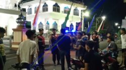 Polres Pematangsiantar melalui Sat Samapta menugaskan personel piket Sat Samapta melaksanakan KRYD dengan patroli asmara subuh di Masjid Raya, Jl. Masjid, Kel. Timbang Galung, Kec. Siantar Barat, Selasa (4/3) pukul 04:30.(Waspada-Ist).