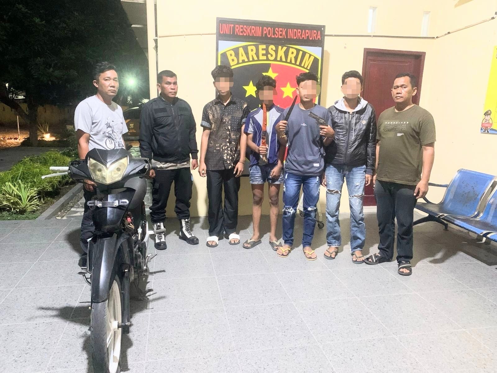 Bawa Pistol Mainan Dan Samurai, Empat Remaja Genk Motor TRM Diringkus Polsek Indrapura