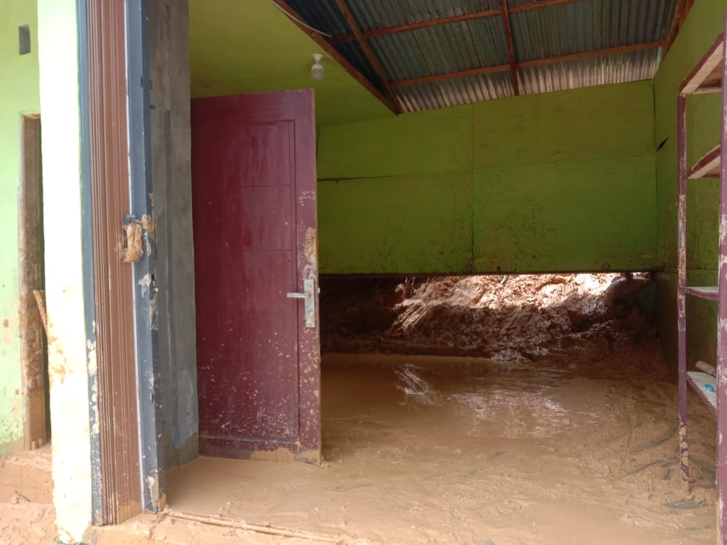 Hujan Deras, Rumah Di Lae Ikan Tertimbun Longsor