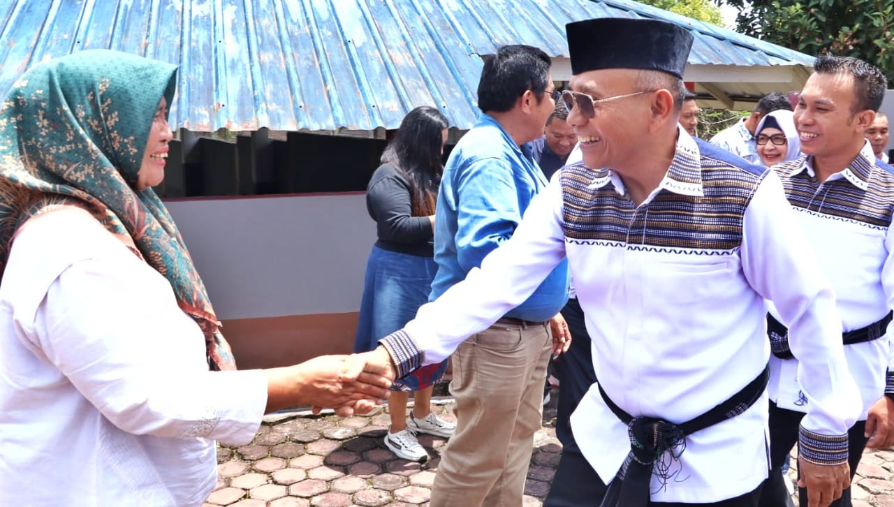 Bupati Simalungun: Usia 17 Tahun Langsung Dapat KTP