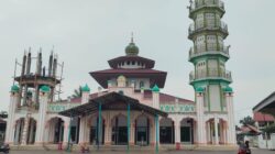 Masjid Istiqamah di Desa Teungoh, Kecamatan Langsa Kota yang dibangun pada tahun 1323 Hijriah/1901 M, Rabu (5/3). Waspada/dede