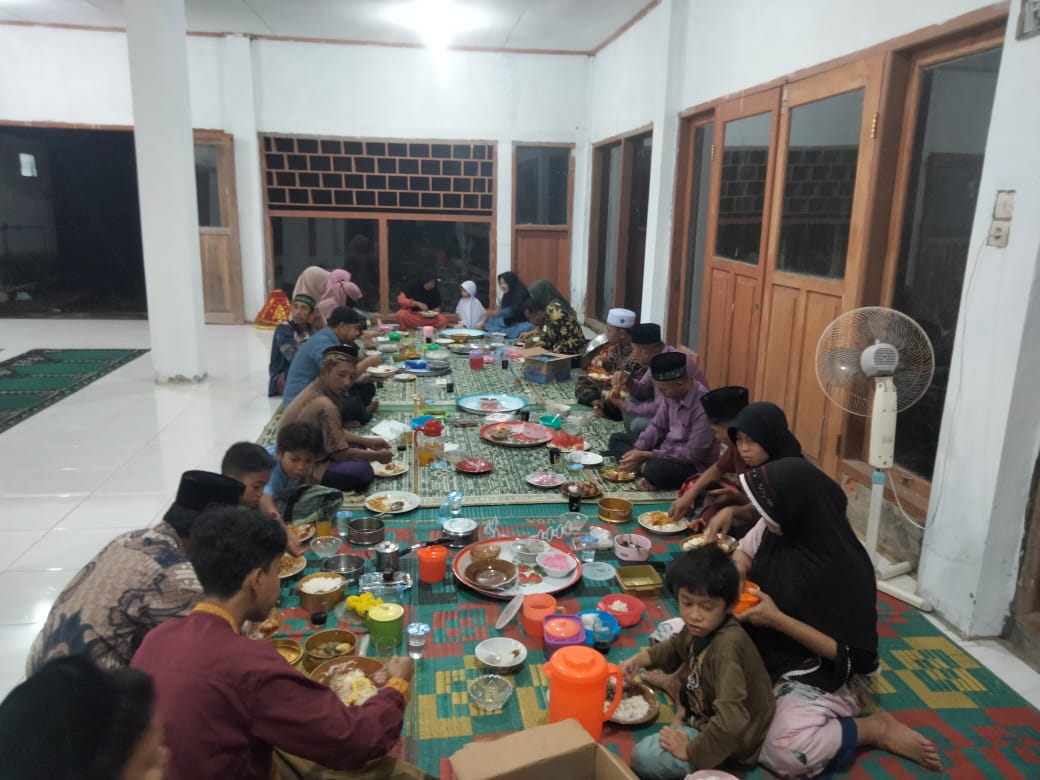 Tim Safari MAN 1 Simeulue Bukber Bersama Warga Sibao