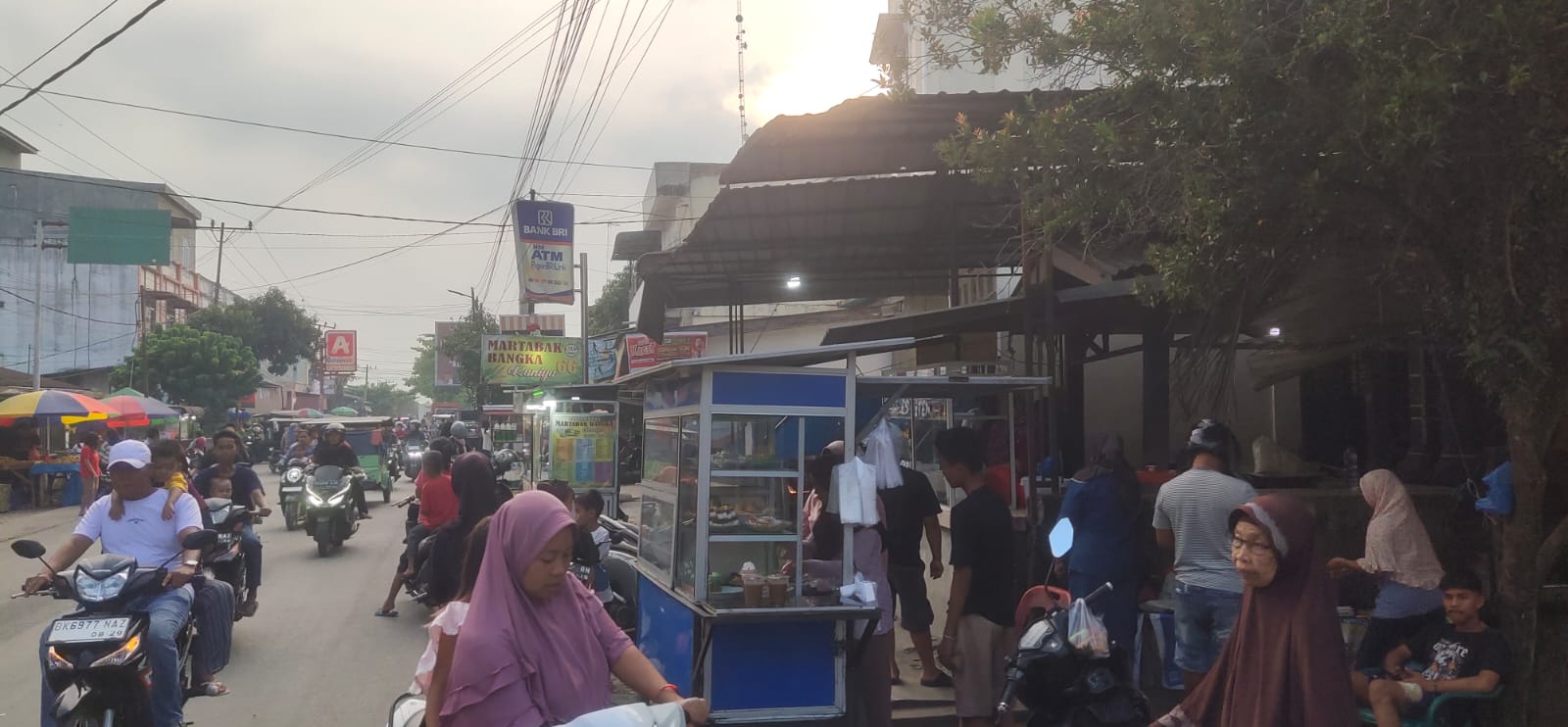 Berburu Takjil Di Tanah Lapang Tebingtinggi