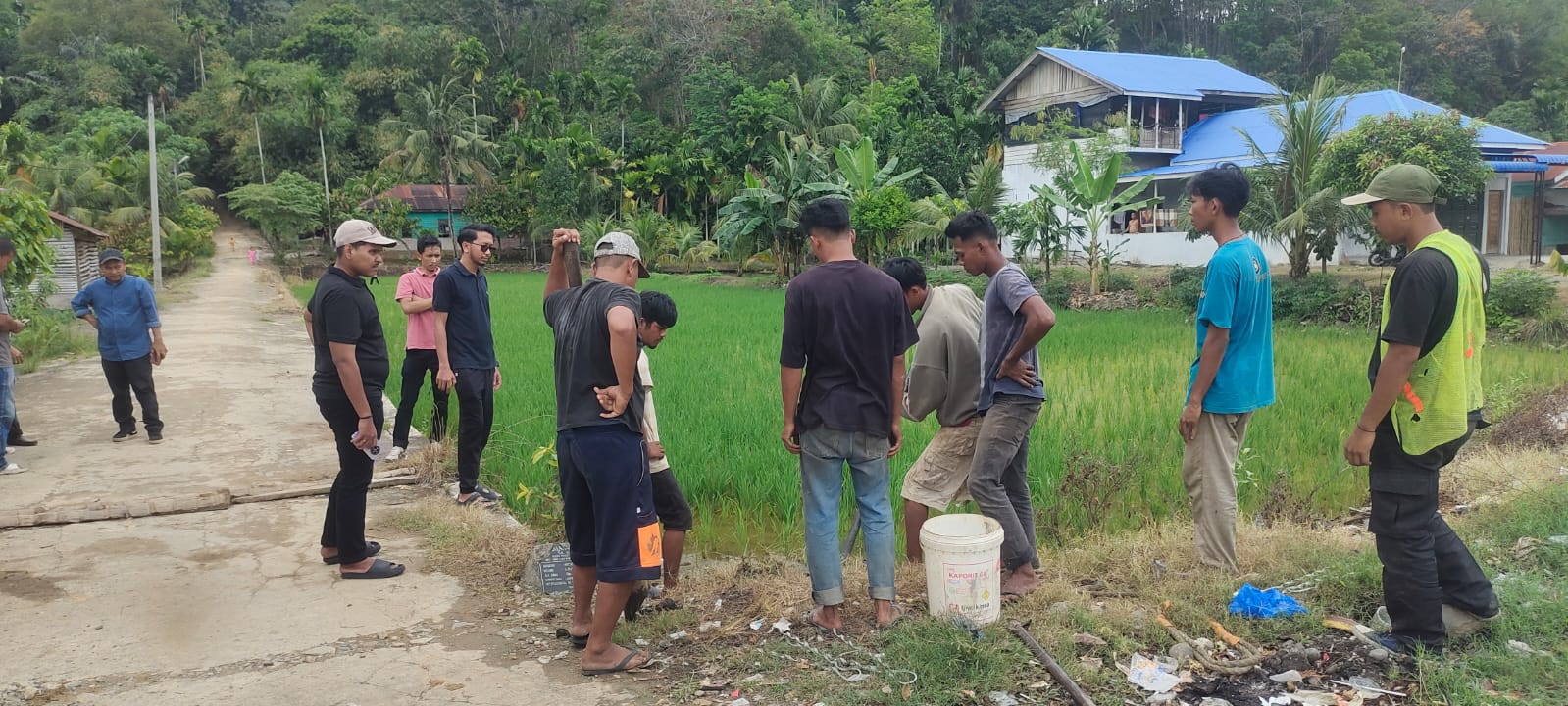 Pemasangan Tiang Kabel Telkom Tak Sesuai Spek Akhirnya Dibongkar