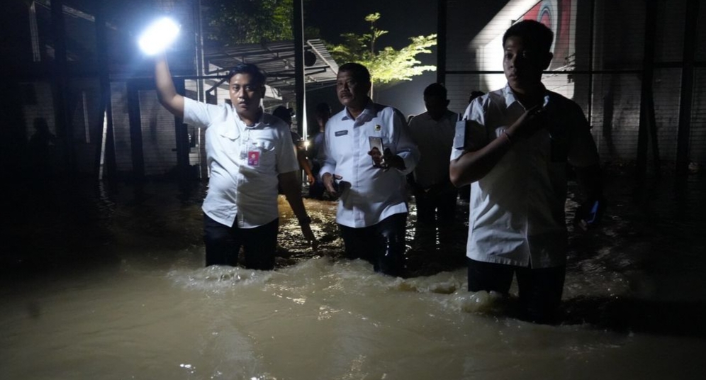 Dirjenpas Kementerian Imigrasi dan Pemasyarakatan, Mashudi saat meninjau Lapas Lapas Cikarang. (Waspada/ist).