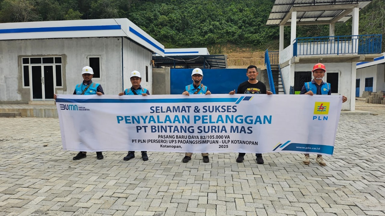 Ceremony penyalaan pelanggan PT. Bintang Suria Mas bersama tim PLN ULP Kotanopan.