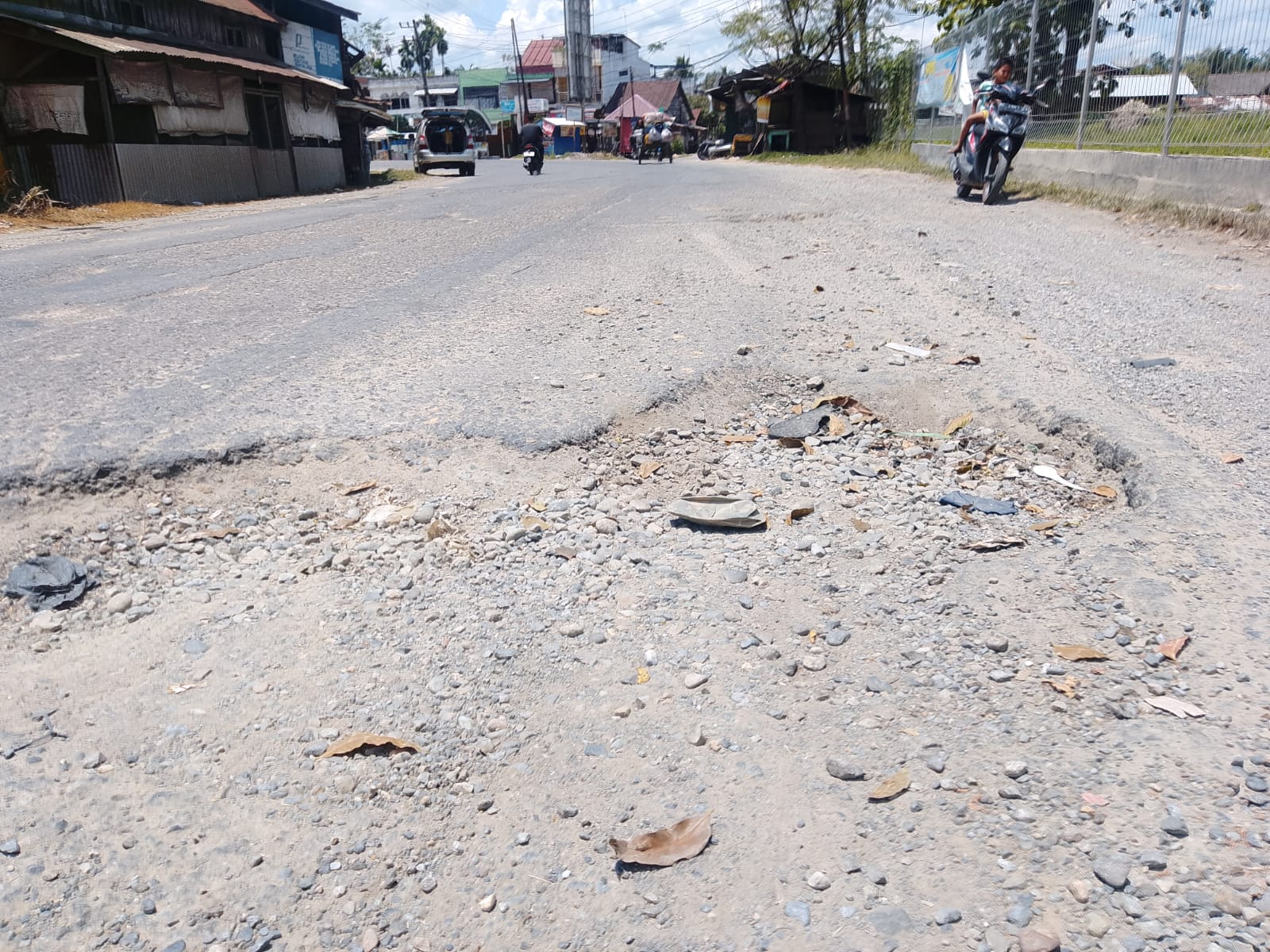 Jalan Nasional Di Aceh Tamiang Dibayangi Ancaman Lubang