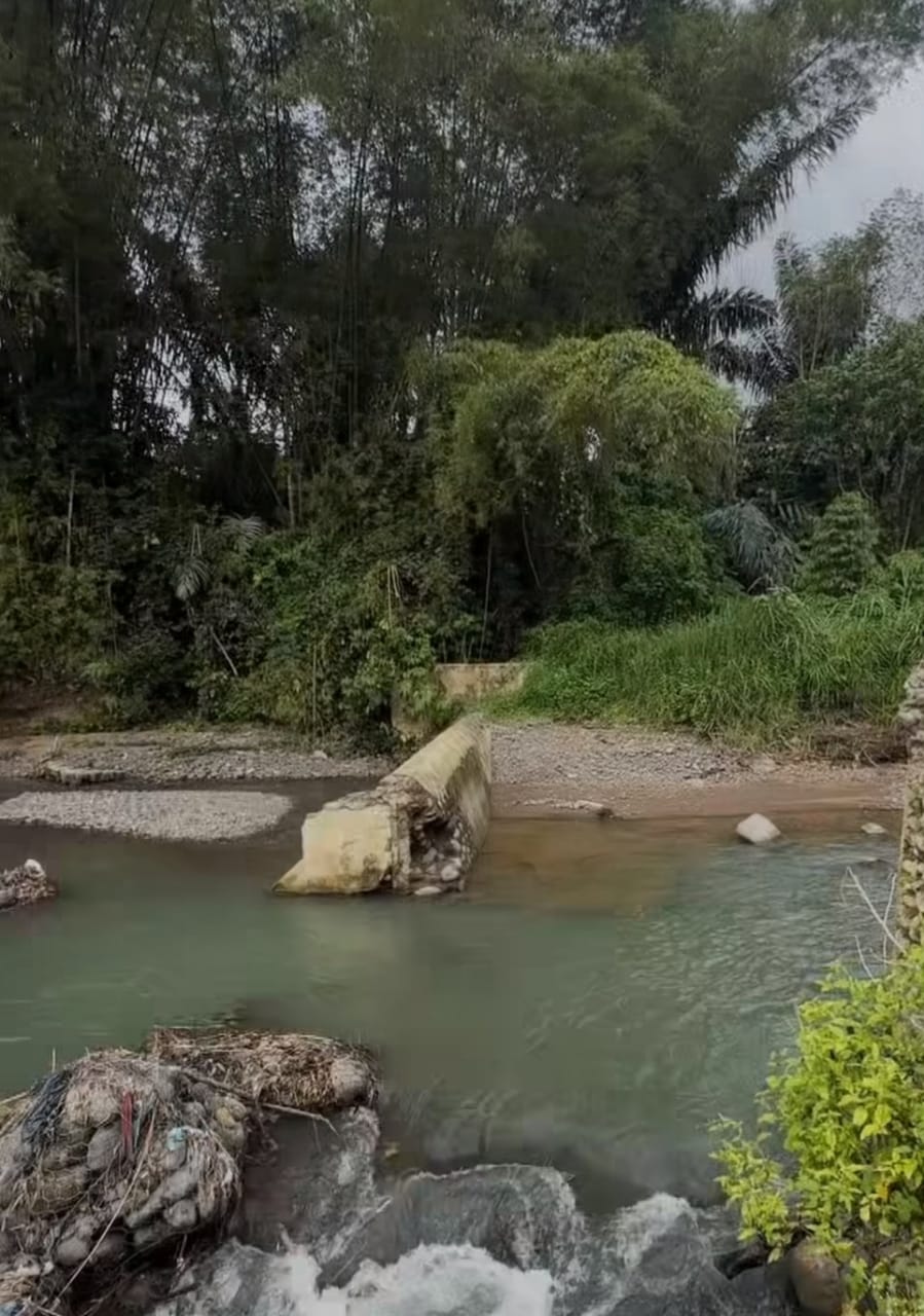 Bupati Tapsel Naik Trail, Tinjau Bendung Irigasi Rusak