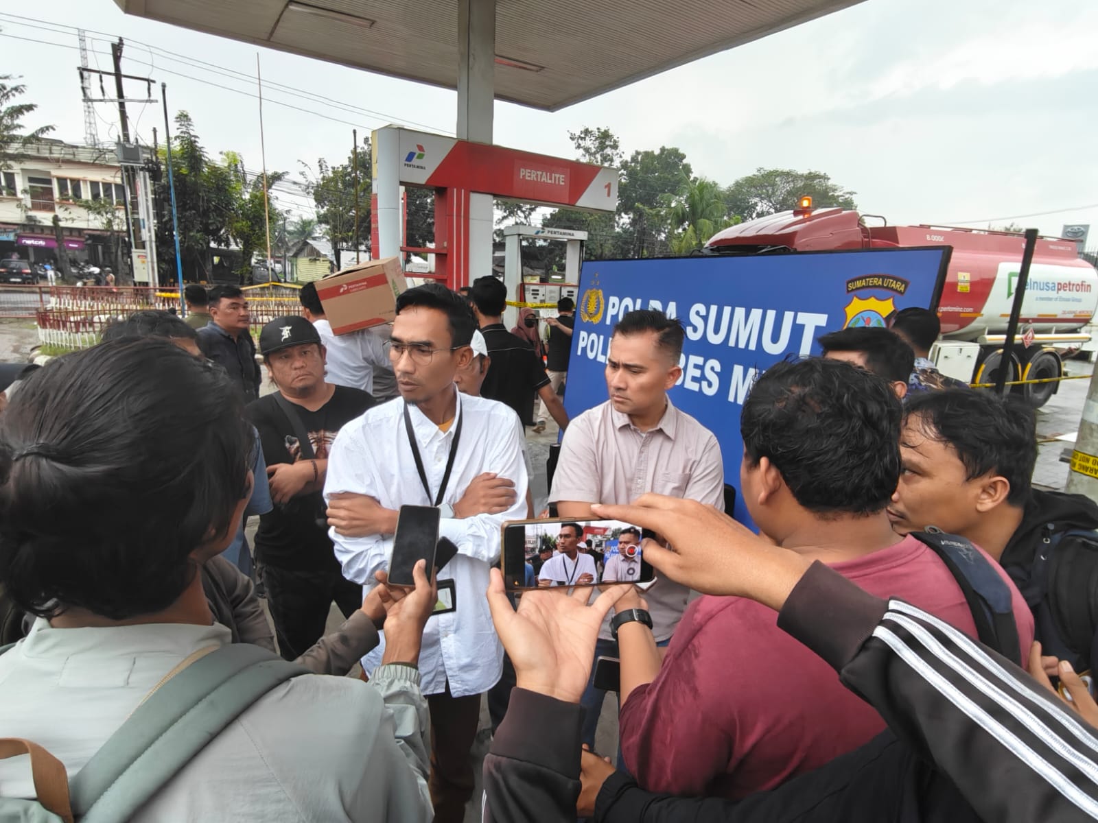 Area Manager Communication & Relation PT Pertamina Patra Niaga Regional Sumbagut, Susanto August Satria menegaskan bahwa Pertamina Patra Niaga akan membuat laporan polisi terhadap manajemen SPBU tersebut karena mencemarkan nama baik produk Pertamina dan pemalsuan produk.