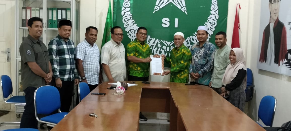 PW SI Serahkan Keputusan Penetapan Kepengurusan LAZNAS SI Aceh