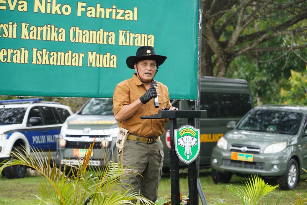 Pangdam IM Serahkan Paket Sembako Untuk Masyarakat Kurang Mampu