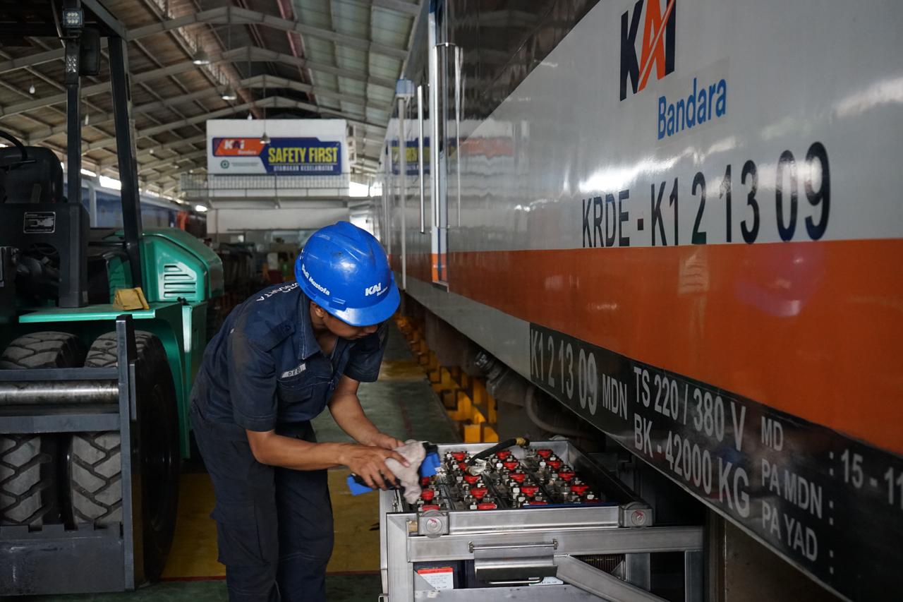 Mudik Lebaran, KAI Bandara Medan Siapkan 4 Trainset KRDE Woojin, 1 Lokomotif, 6 K3 Premium, 1 Kereta Pembangkit