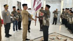 Wabup Abdya Zaman Akhli, melepas keberangkatan kontingen Kwarcab Pramuka Abdya, untuk mengikuti MTR ke XXIV yang dilaksanakan Kwarda Gerakan Pramuka Aceh, di Meulaboh, Kabupaten Aceh Barat. Selasa (11/3).Waspada/Syafrizal