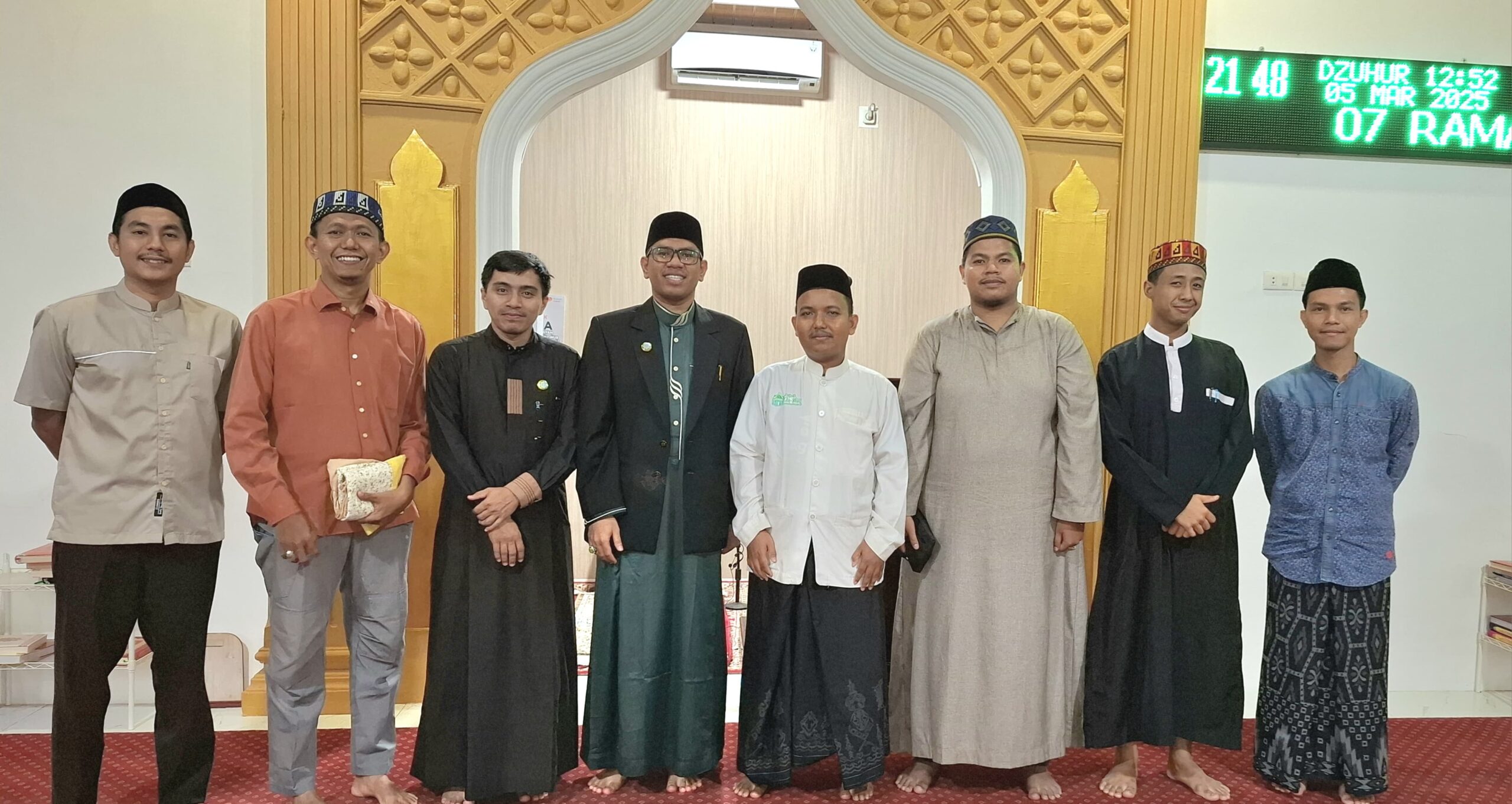 Dalam rangka safari dakwah menyemarakkan Ramadhan 1446 DDII Kota Banda Aceh mengutus Da'i dan Imam ke masjid dan meunasah diseputaran Kota Banda Aceh berlangsung dari 3 hingga 28 Maret 2025.(Waspada/T.Mansursyah)