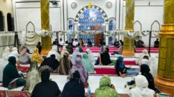 Kegiatan safari ramadhan Pemkab Abdya, di Masjid Jamik Issalahuddin Desa Suka Nibong, Kecamatan Tangan Tangan. Foto direkam Selasa malam (11/3) lalu.Waspada/Syafrizal