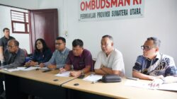 Kepala Ombudsman Sumut Herdensi, Wakil Ketua III DPRD Deliserdang H. Hamdani Syahputra, Ketua Komisi II Ilham Pulungan, Anggota DPRD Deliserdang Paian Purba dan lainnya saat Rakor. (Waspada/ist).