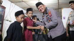 Kapolres Langkat, AKBP David Triyo Prasojo, SH, SIK, M.Si, bersama jajaran kepolisian dan Bhayangkari menggelar buka puasa bersama anak yatim, Rabu (12/3/25).Waspada/ist. 